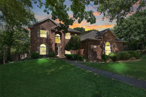 725 Big Horn Trail, Crowley, TX 76036 — photo 2