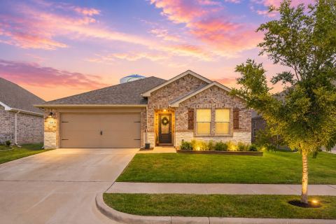 1501 Pleasant Knoll Trail, Aubrey