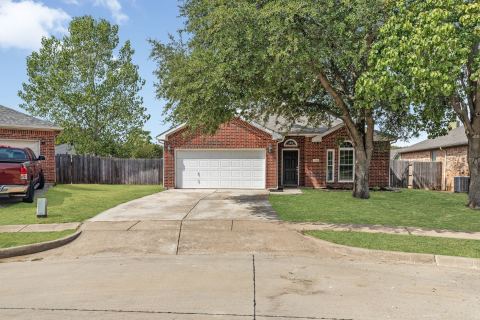 104 Bullava Court, Crowley, TX 76036 — photo 2