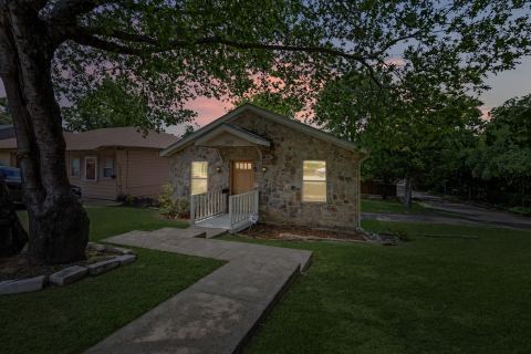 1303 Arizona Avenue, Dallas, TX 75216 — photo 2