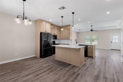 655 League Street, Sulphur Springs