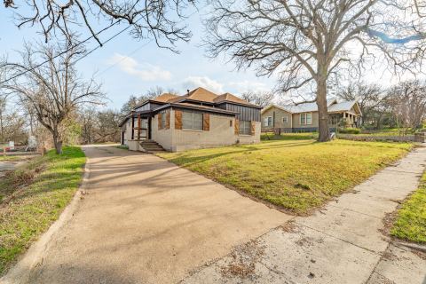 582 W College Street, Stephenville, TX 76401 — photo 3