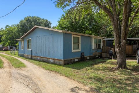 107 Syble Jean Drive B, Burleson, TX 76028 — photo 2