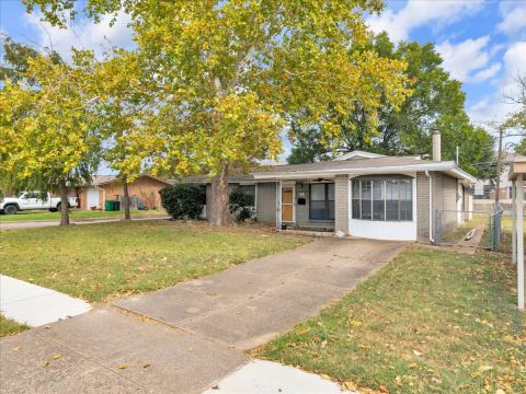 812 W Grubb Drive, Mesquite, TX 75149 — photo 2