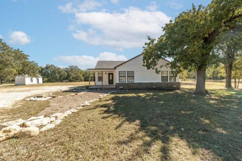 688 Private Road 1152, Stephenville, TX 76401 — photo 2