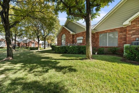 924 Bridges Drive, Arlington, TX 76012 — photo 2