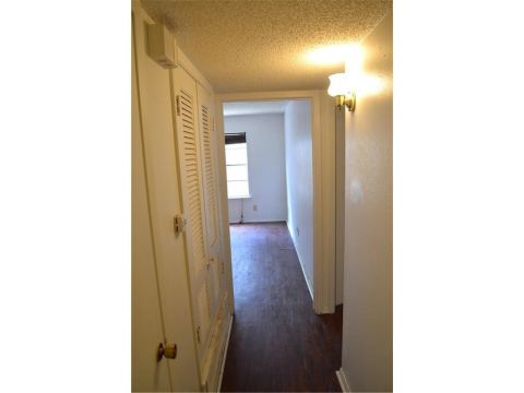 1107 N Locust Street 2, Denton, TX 76201 — photo 2