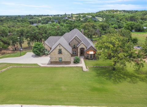 108 Oak Creek Drive, Springtown, TX 76082 — photo 2