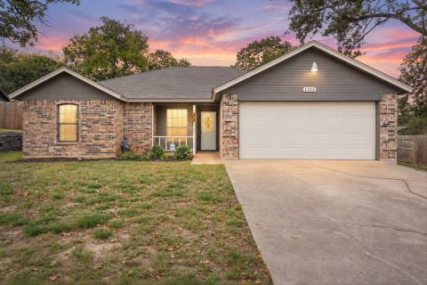 1105 Lakeview Drive, Azle