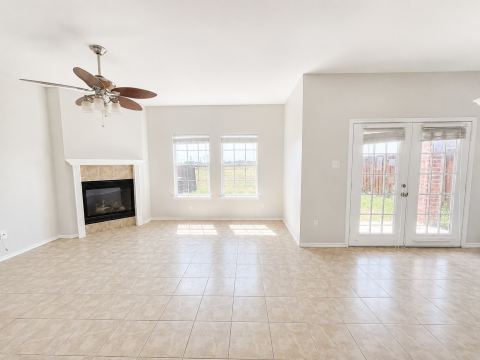 127 Castleridge Drive B, Little Elm, TX 75068 — photo 3