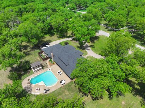 8810 S Hampton Drive, Granbury, TX 76049 — photo 3
