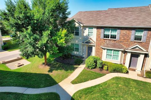 6900 Carrington Lane, Fort Worth