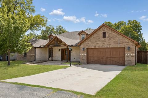 1925 Wildwood Drive, Grand Prairie, TX 75050 — photo 3