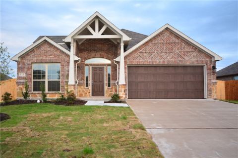 118 Eagle Feather, Waxahachie