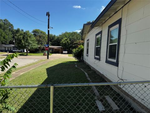 2009 Cloverdale Street, Arlington, TX 76010 — photo 3