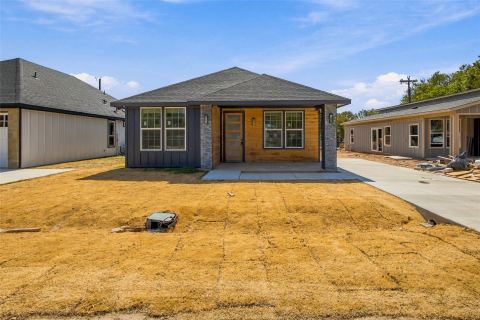 2721 Sycamore Court, Granbury, TX 76048 — photo 2