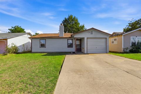 609 W Kilpatrick Avenue, Cleburne, TX 76033 — photo 2