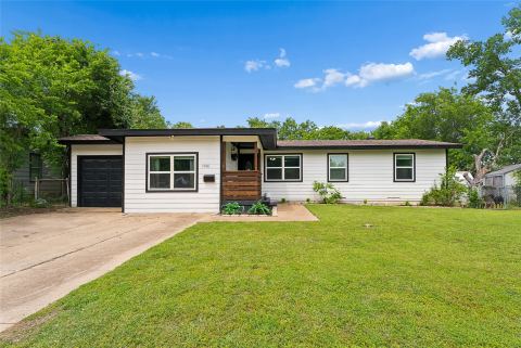 1106 E Strong Parkway, Grand Prairie, TX 75050 — photo 2