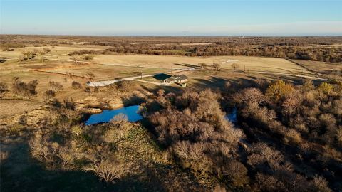 175 Flint Lane, Chico, TX 76431 — photo 3