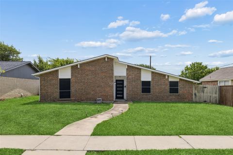 713 Kathryn Drive, Lewisville, TX 75067 — photo 2