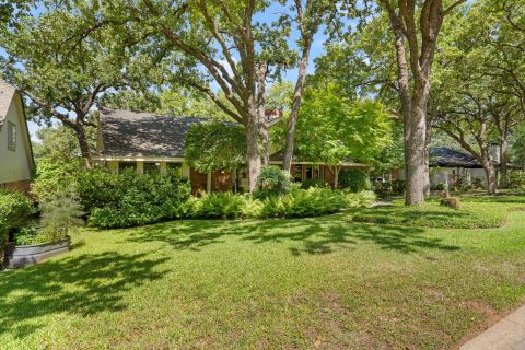 2212 Prestonwood Drive, Arlington, TX 76012 — photo 2