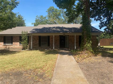 423 Shady Brook Place, Richardson