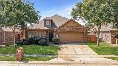 1208 Ponderosa Drive, Aubrey