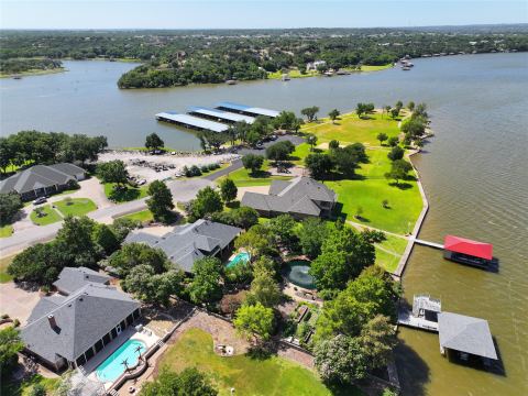 702 Pintail Court, Granbury, TX 76049 — photo 2