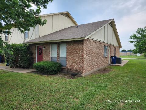 429 Thomas Street SW D, Burleson