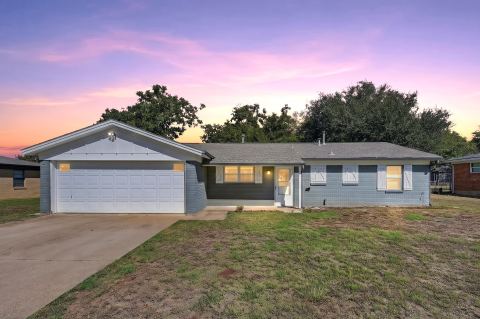 1216 Walker Drive, Hurst