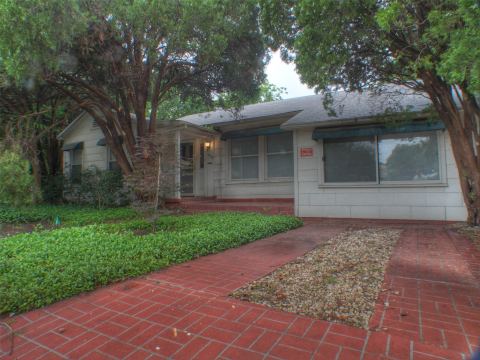 409 Jagoe Street, Denton, TX 76201 — photo 2