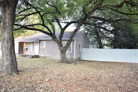 1802 Cottonwood Road, Carrollton, TX 75006 — photo 3