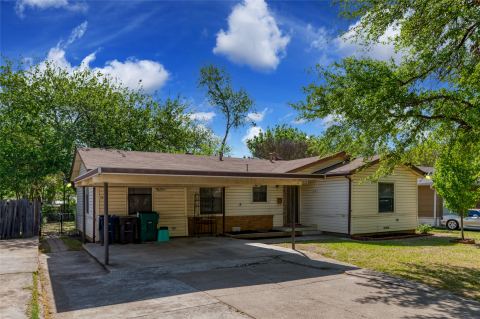 4413 Vermont Avenue A, Fort Worth, TX 76115 — photo 2