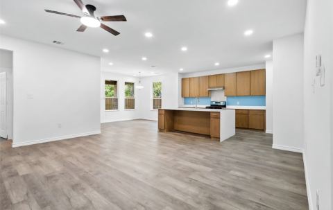820 N Wood Street, Denton, TX 76209 — photo 2