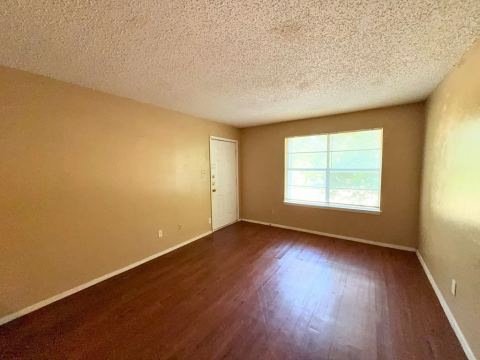 219 Fry Street 10, Denton, TX 76201 — photo 2