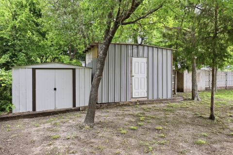 258 Spring Valley Circle, Azle, TX 76020 — photo 3