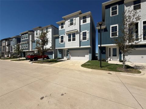 9223 Easy Street, Rowlett