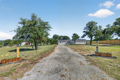 449 Big Salty Drive, Springtown, TX 76082 — photo 2