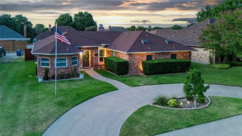 703 Willow Brook Drive, Allen