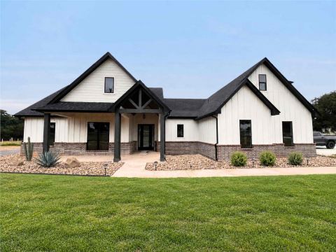 121 Cartwright Road, Weatherford