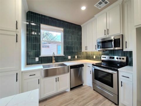 721 W Munson Street, Denison, TX 75020 — photo 2