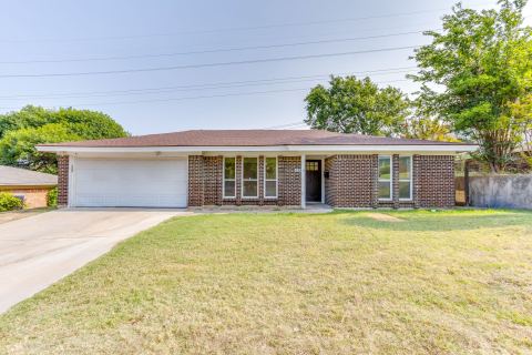 332 W Hallmark Drive, Fort Worth, TX 76134 — photo 2