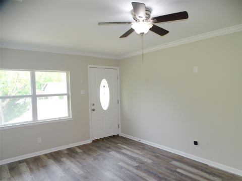 202 E Cober Drive, Grand Prairie, TX 75051 — photo 2