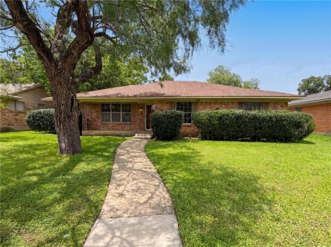 3327 Portlock Drive, Farmers Branch, TX 75234 — photo 2