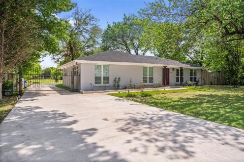 1112 W Pleasant Run Road, DeSoto, TX 75115 — photo 2