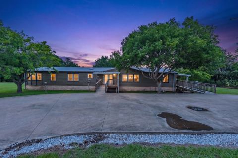 686 FM 1903, Greenville