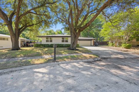 917 Blossom Circle, Garland, TX 75041 — photo 2