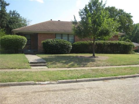 2204 Healey Drive, Dallas