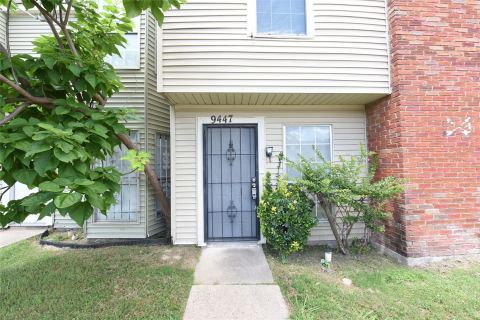 9447 Olde Towne Row, Dallas, TX 75227 — photo 2