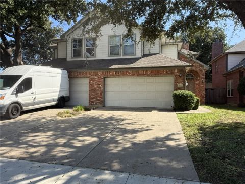 911 Spring Valley Plaza, Richardson